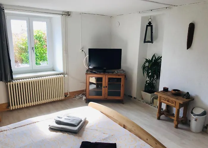 Le 13, Charmant De 2 Pièces à *